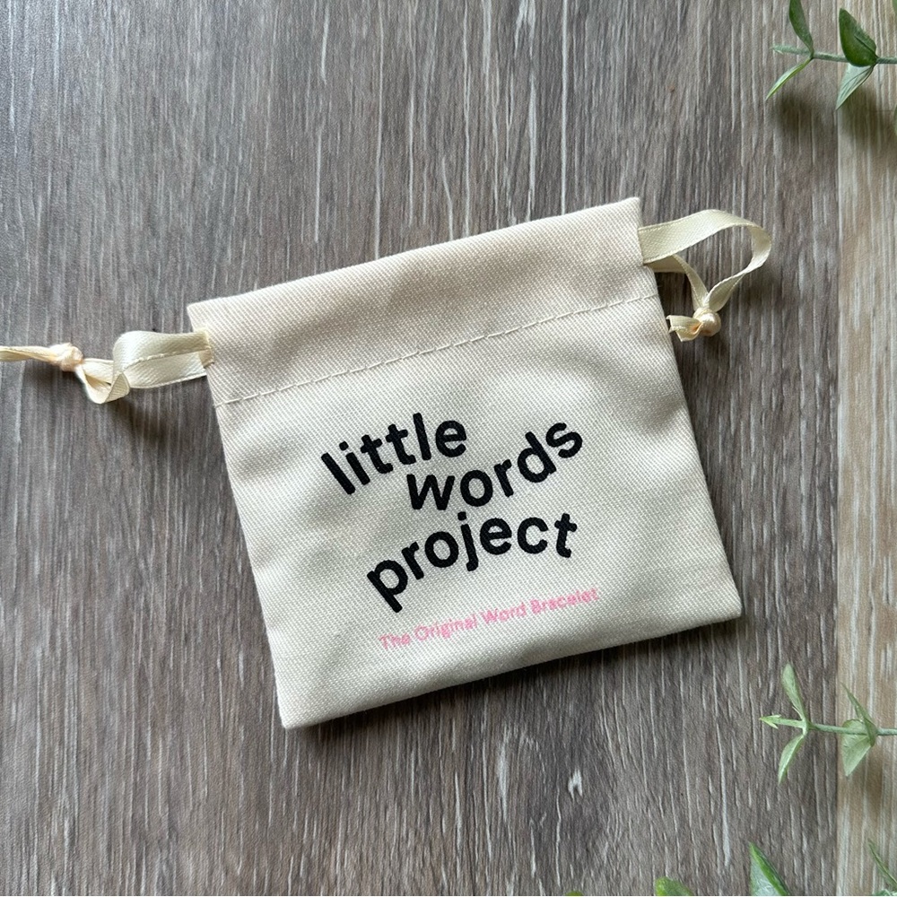 Little Words Project Beaded Bracelet - Green Rise Up - Picture 4 of 6